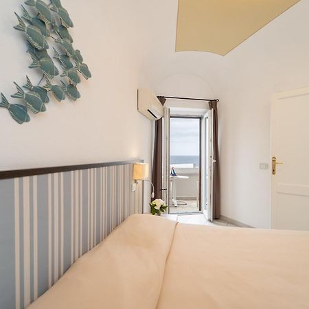 Hotel Saraceno Giglio Porto Esterno foto