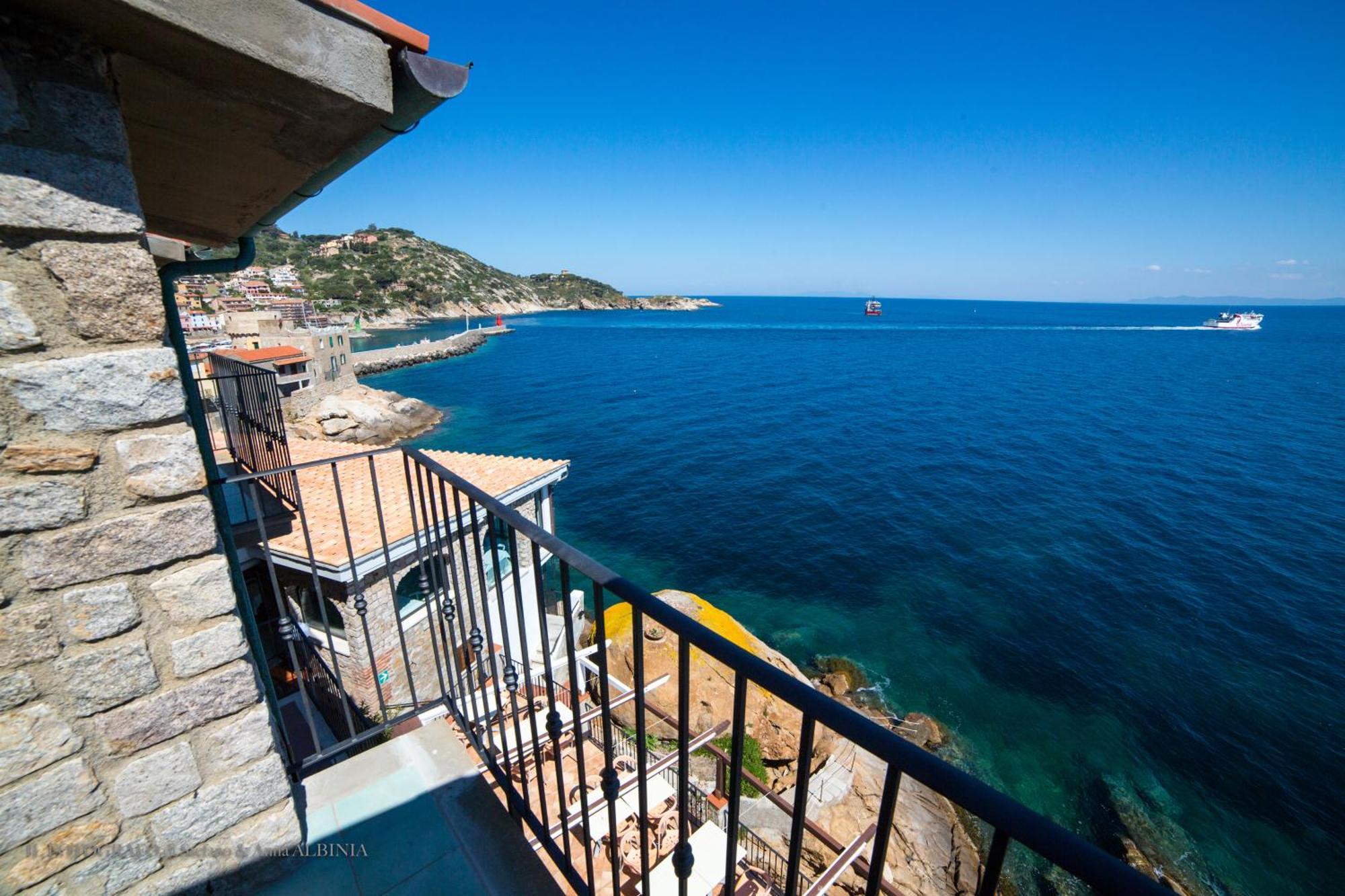 Hotel Saraceno Giglio Porto Esterno foto
