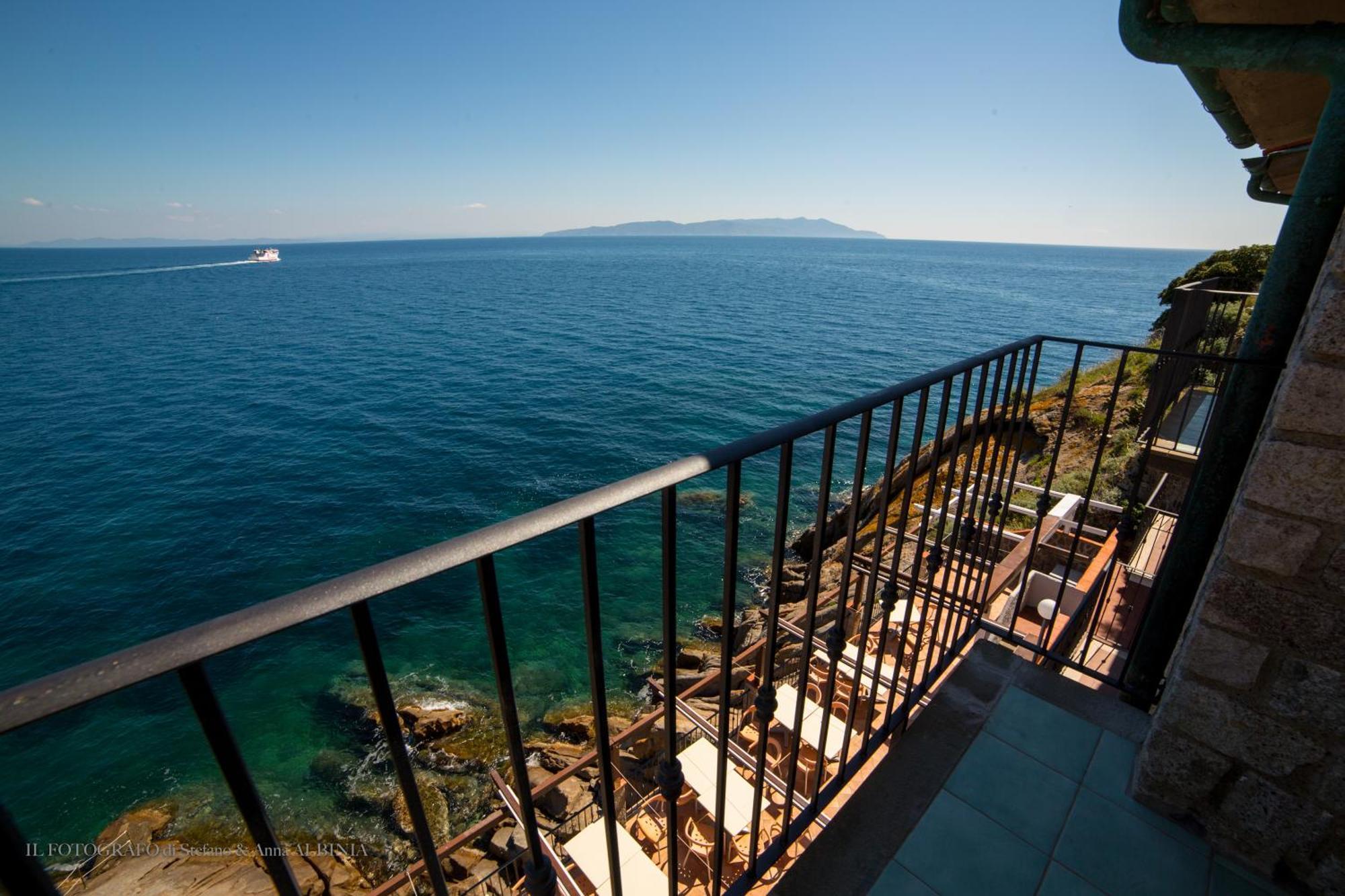 Hotel Saraceno Giglio Porto Esterno foto